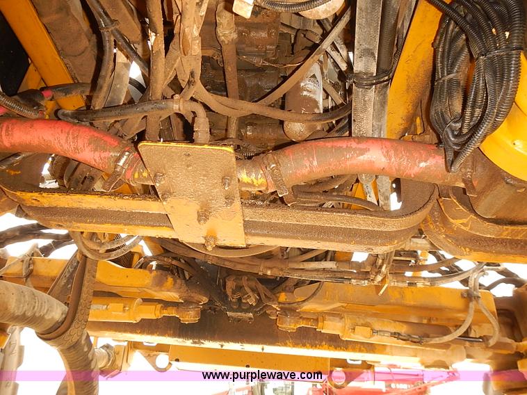 image for item J3106 2007 Ag-Chem RoGator 1074 self-propelled sprayer