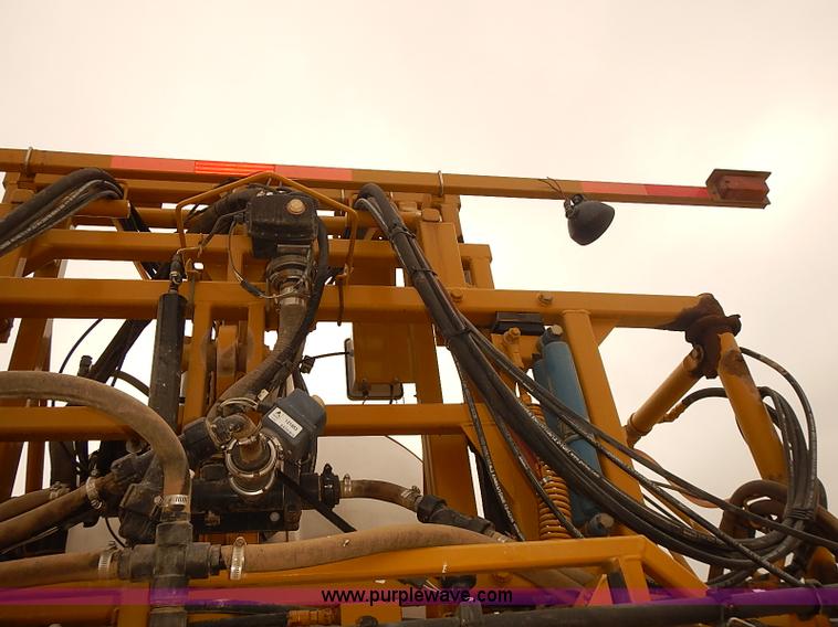 image for item J3106 2007 Ag-Chem RoGator 1074 self-propelled sprayer