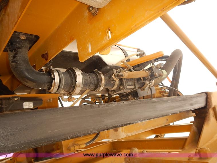 image for item J3106 2007 Ag-Chem RoGator 1074 self-propelled sprayer