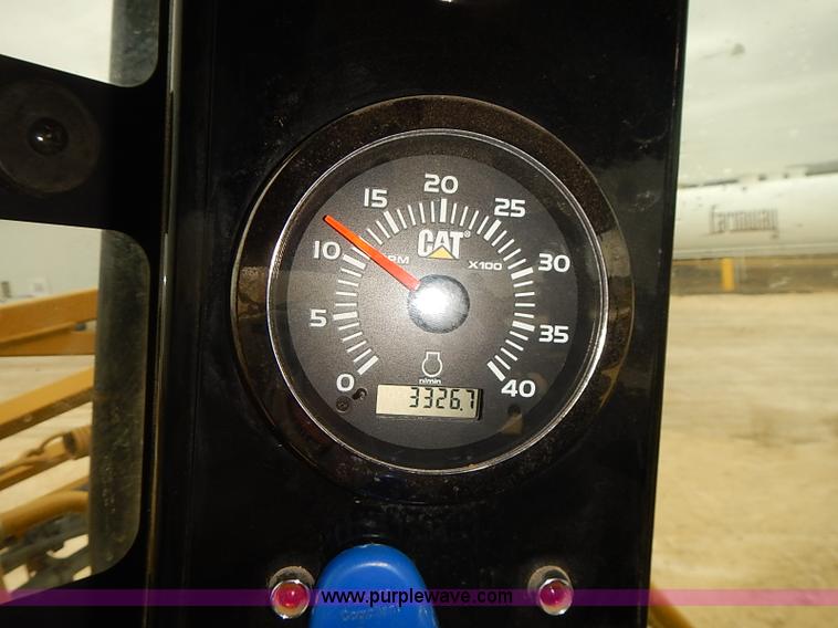 image for item J3106 2007 Ag-Chem RoGator 1074 self-propelled sprayer