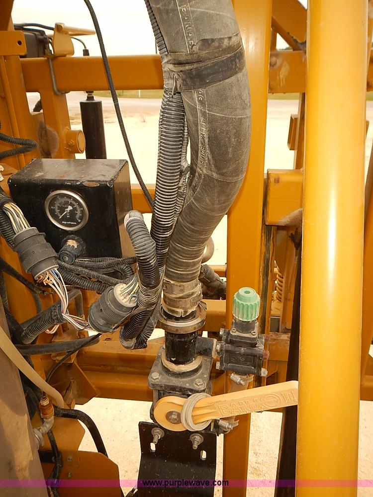 image for item J3106 2007 Ag-Chem RoGator 1074 self-propelled sprayer