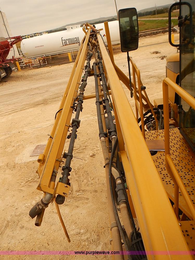 image for item J3106 2007 Ag-Chem RoGator 1074 self-propelled sprayer