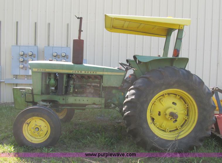 image for item Z9118 1976 John Deere 2630 tractor