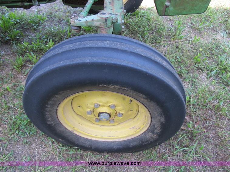 image for item Z9118 1976 John Deere 2630 tractor