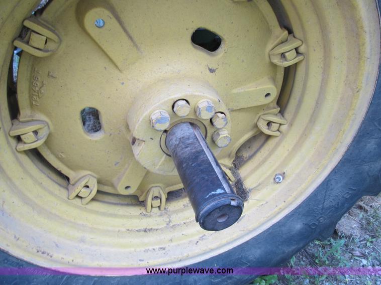 image for item Z9118 1976 John Deere 2630 tractor