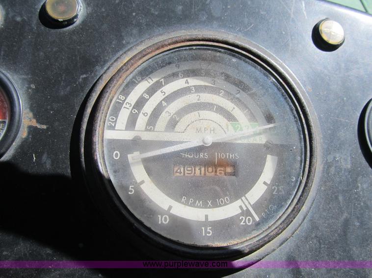 image for item Z9118 1976 John Deere 2630 tractor