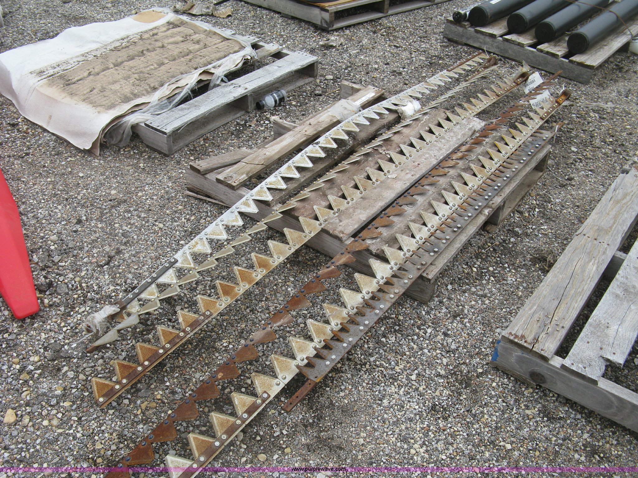 Assorted sickle bar knives in Hesston, KS Item BE9105 sold Purple Wave