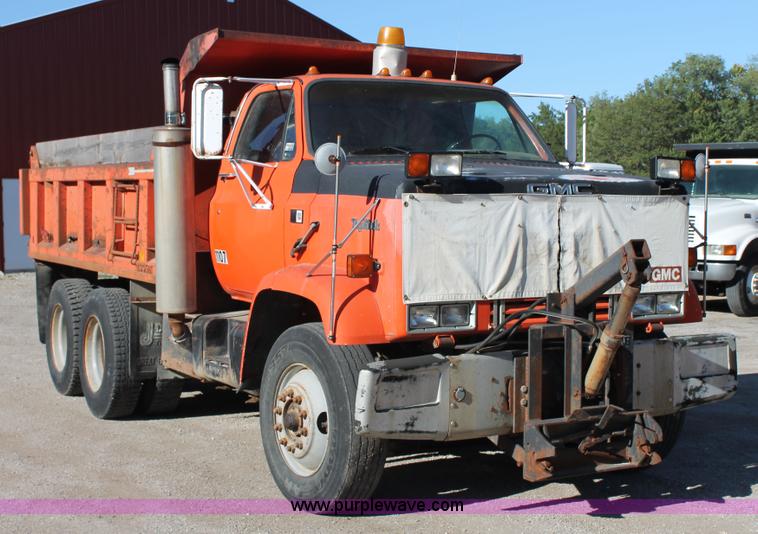 image for item AJ9259 1988 GMC TopKick 7000 dump truck