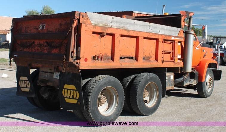 image for item AJ9259 1988 GMC TopKick 7000 dump truck