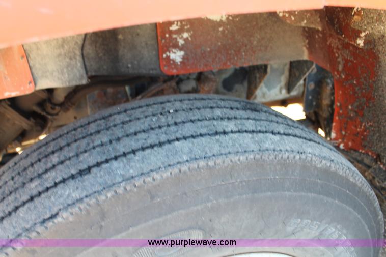 image for item AJ9259 1988 GMC TopKick 7000 dump truck