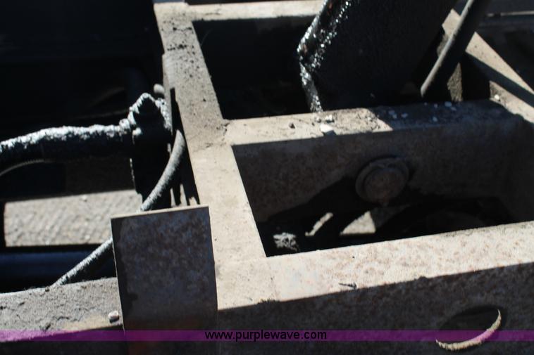 image for item AJ9259 1988 GMC TopKick 7000 dump truck