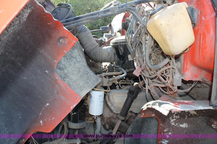 image for item AJ9259 1988 GMC TopKick 7000 dump truck