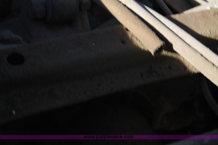 image for item AJ9259 1988 GMC TopKick 7000 dump truck