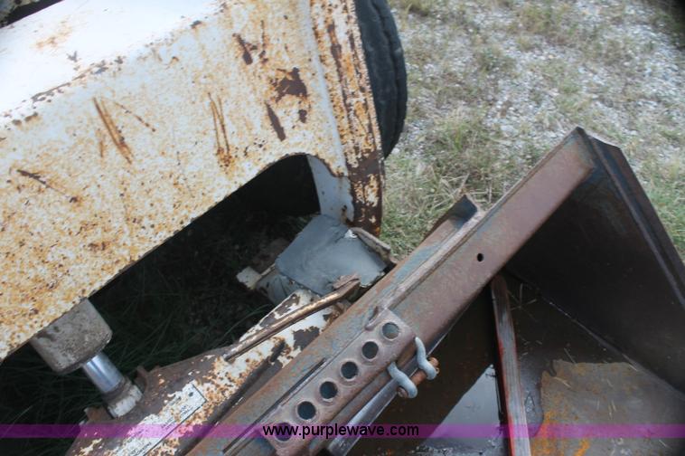 image for item AJ9301 1988 Bobcat 843 skid steer