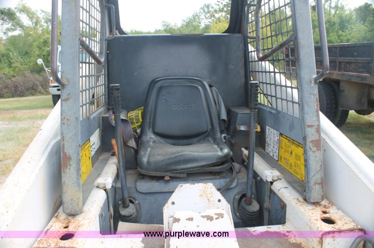 image for item AJ9301 1988 Bobcat 843 skid steer