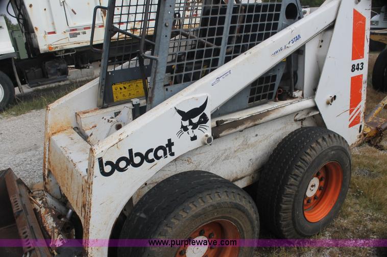 image for item AJ9301 1988 Bobcat 843 skid steer