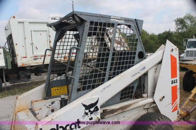 image for item AJ9301 1988 Bobcat 843 skid steer