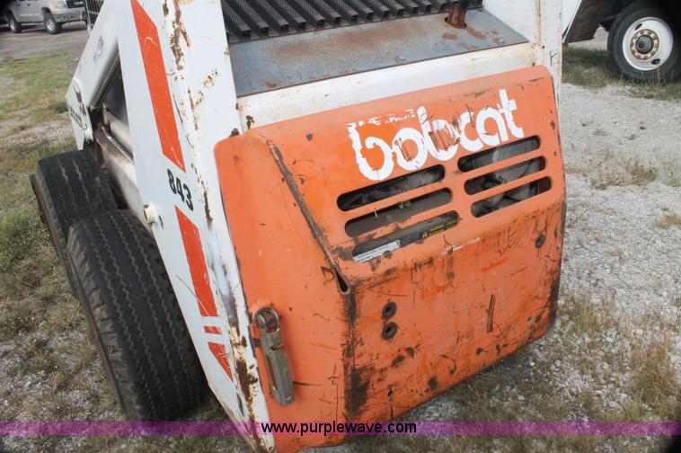 image for item AJ9301 1988 Bobcat 843 skid steer