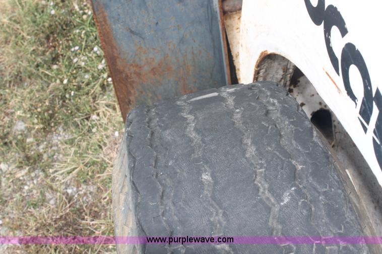 image for item AJ9301 1988 Bobcat 843 skid steer