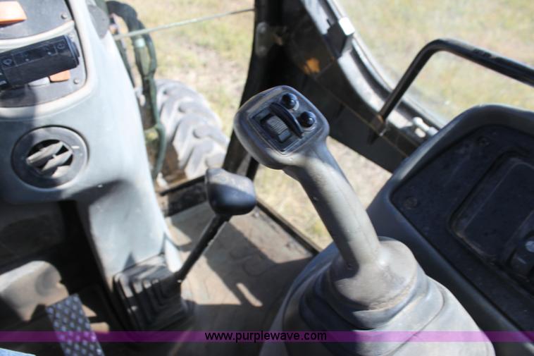 image for item AJ9348 2005 Caterpillar 420D backhoe