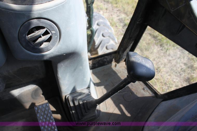 image for item AJ9348 2005 Caterpillar 420D backhoe