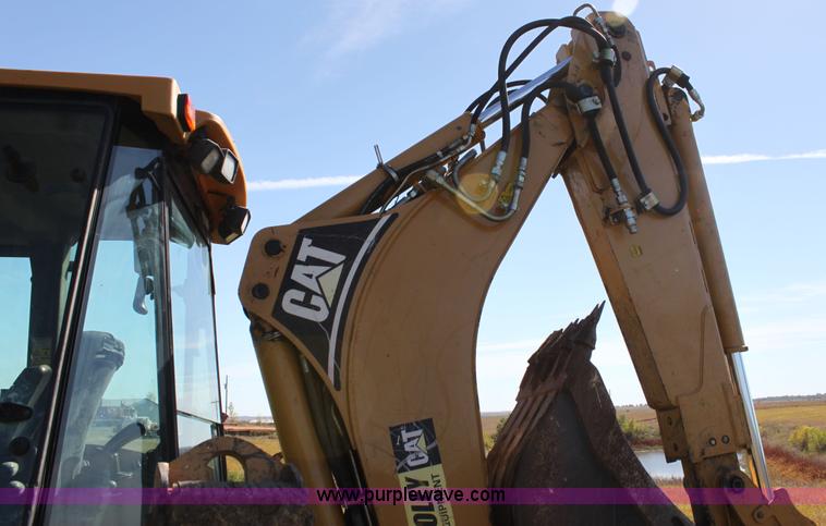 image for item AJ9348 2005 Caterpillar 420D backhoe