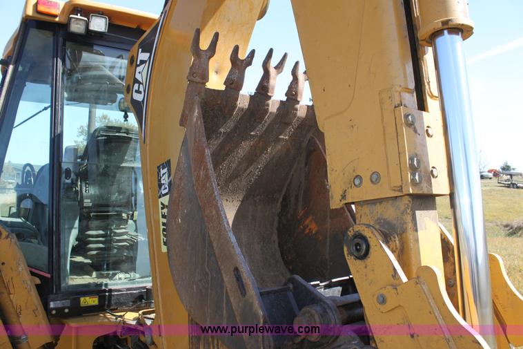 image for item AJ9348 2005 Caterpillar 420D backhoe