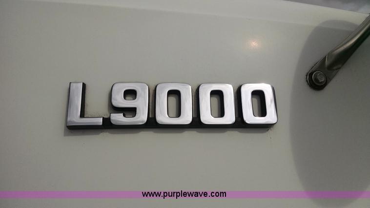 image for item AW9163 1996 Ford L9000 semi truck