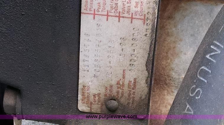 image for item AW9163 1996 Ford L9000 semi truck