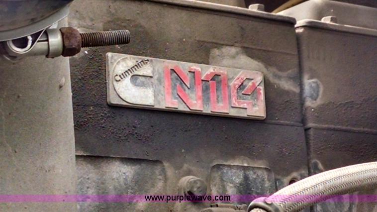 image for item AW9163 1996 Ford L9000 semi truck