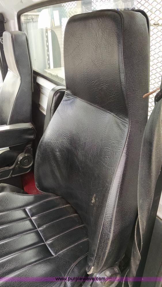 image for item AW9163 1996 Ford L9000 semi truck