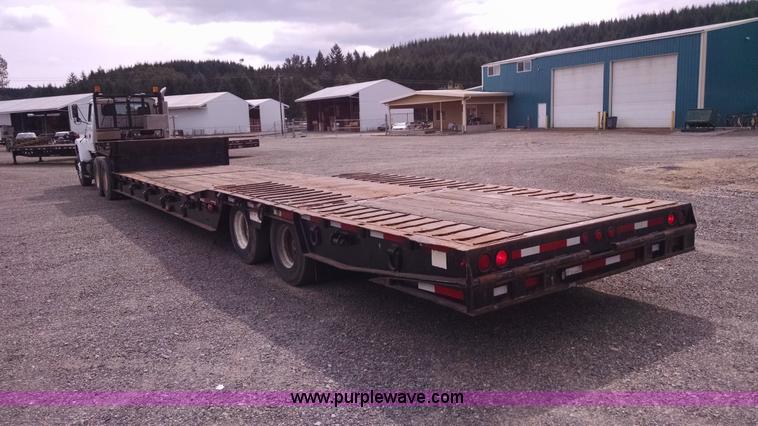 image for item AW9164 1996 Trail King TK70HT-462 lowboy trailer