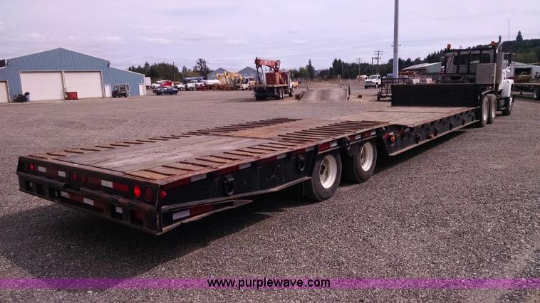 image for item AW9164 1996 Trail King TK70HT-462 lowboy trailer