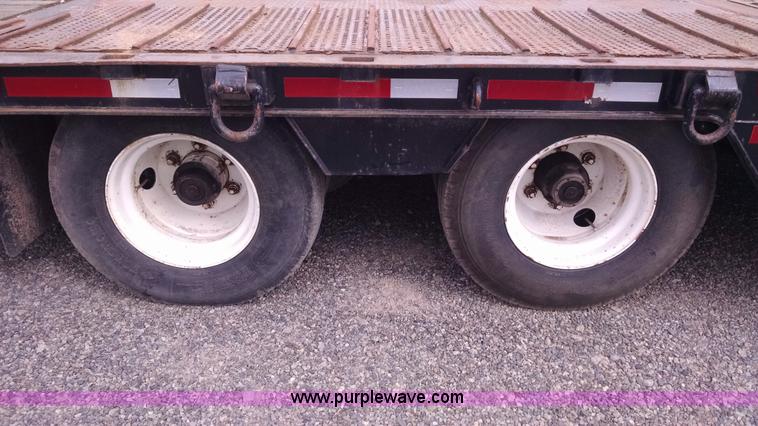 image for item AW9164 1996 Trail King TK70HT-462 lowboy trailer