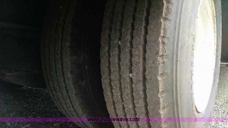 image for item AW9164 1996 Trail King TK70HT-462 lowboy trailer