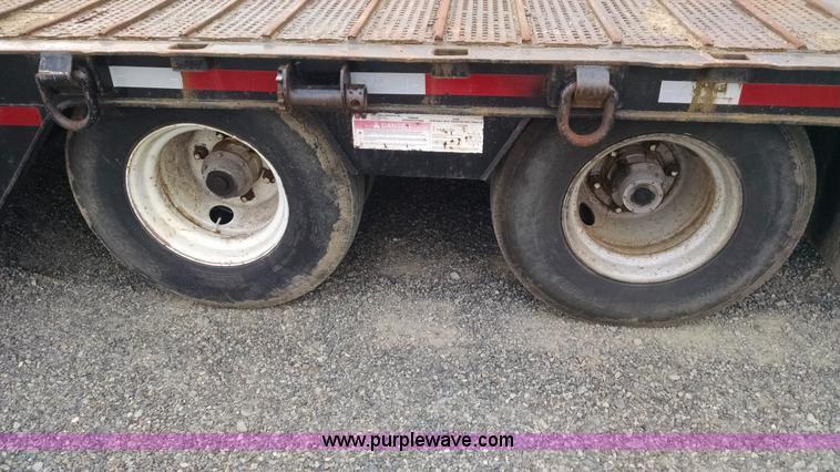 image for item AW9164 1996 Trail King TK70HT-462 lowboy trailer