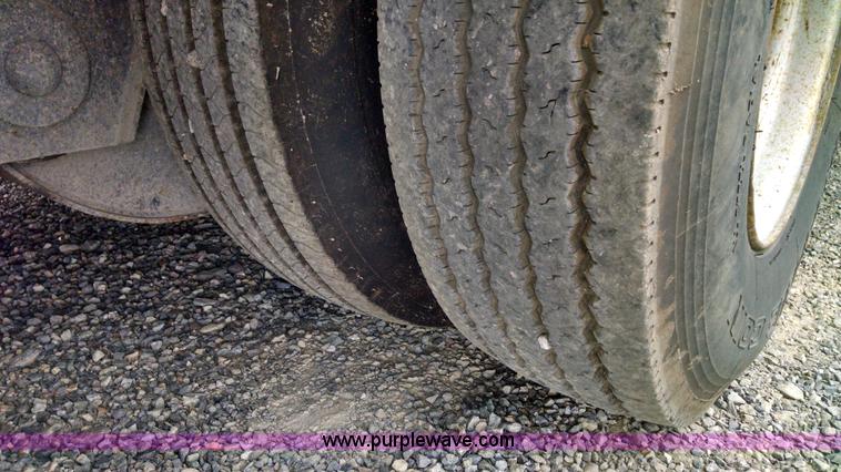 image for item AW9164 1996 Trail King TK70HT-462 lowboy trailer