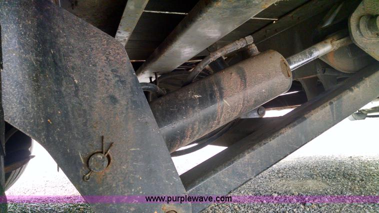 image for item AW9164 1996 Trail King TK70HT-462 lowboy trailer