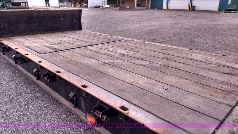 image for item AW9164 1996 Trail King TK70HT-462 lowboy trailer