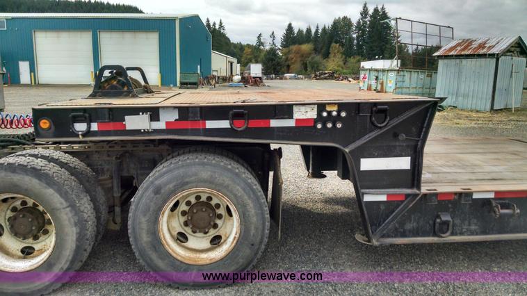 image for item AW9164 1996 Trail King TK70HT-462 lowboy trailer