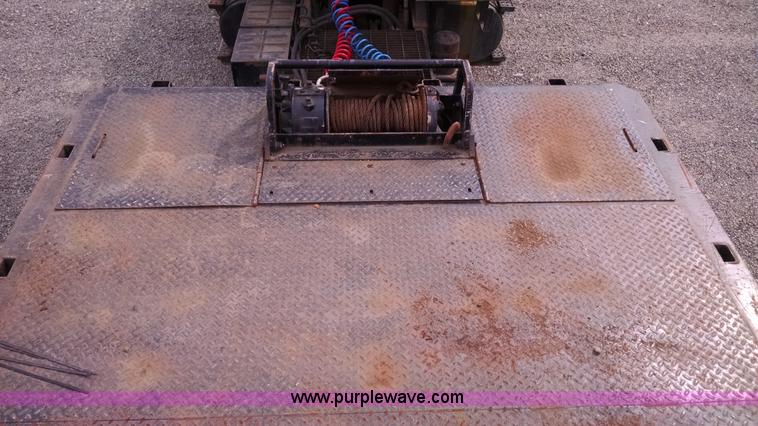 image for item AW9164 1996 Trail King TK70HT-462 lowboy trailer