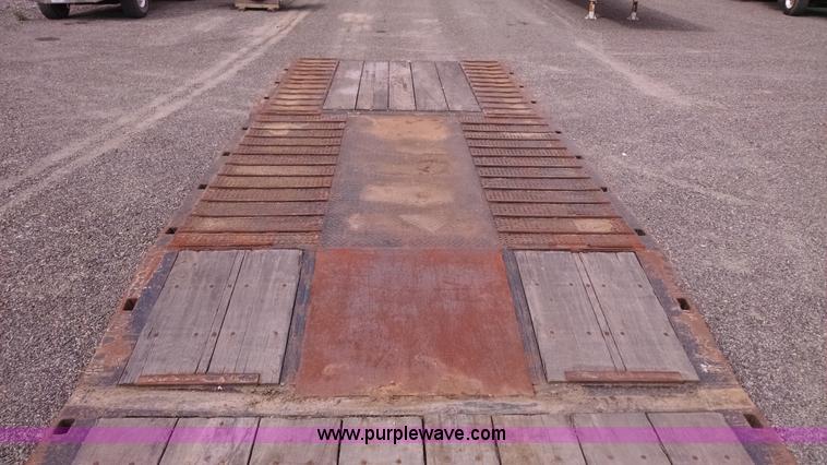 image for item AW9164 1996 Trail King TK70HT-462 lowboy trailer