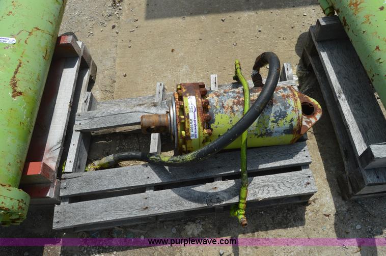image for item AW9202 Euclid R22 bed hoist cylinder