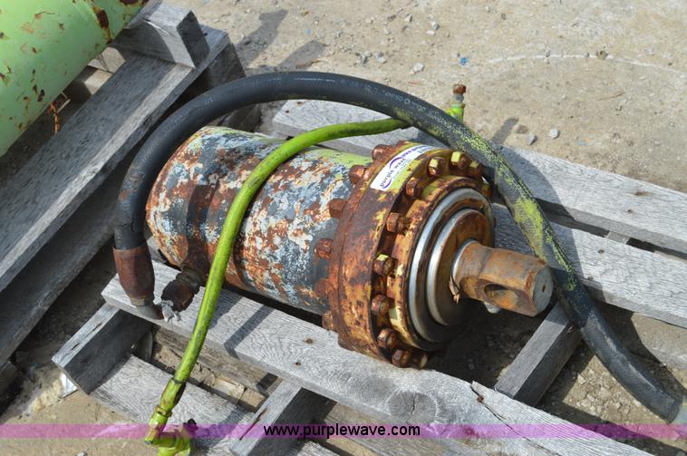 image for item AW9202 Euclid R22 bed hoist cylinder