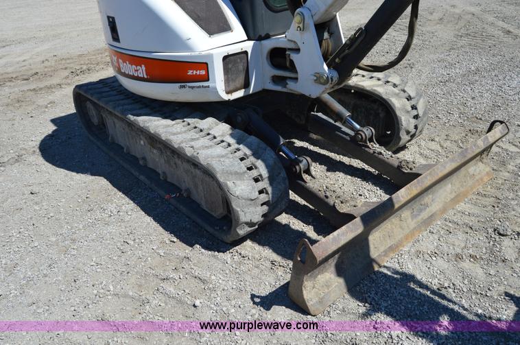 image for item AW9228 2003 Bobcat 435ZHS compact excavator