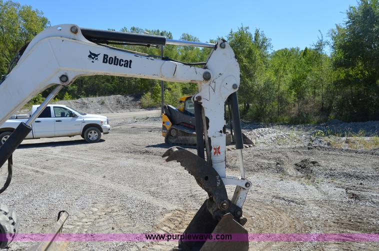 image for item AW9228 2003 Bobcat 435ZHS compact excavator
