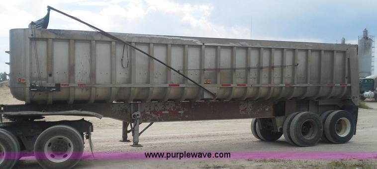 image for item AW9881 1990 Fruehauf aluminum end dump trailer