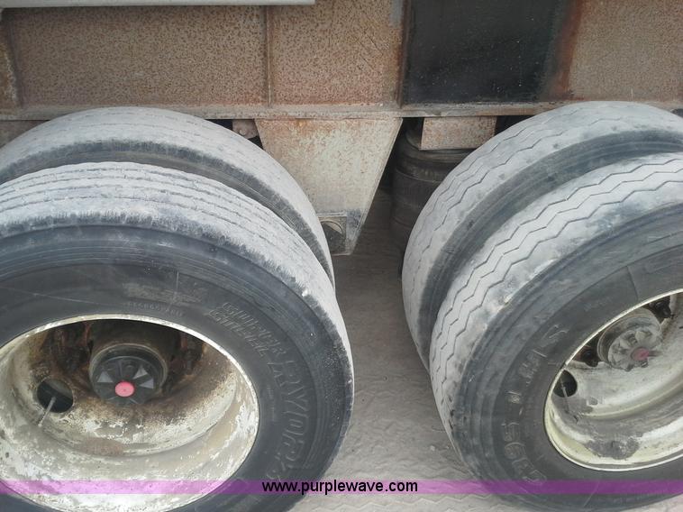 image for item AW9881 1990 Fruehauf aluminum end dump trailer