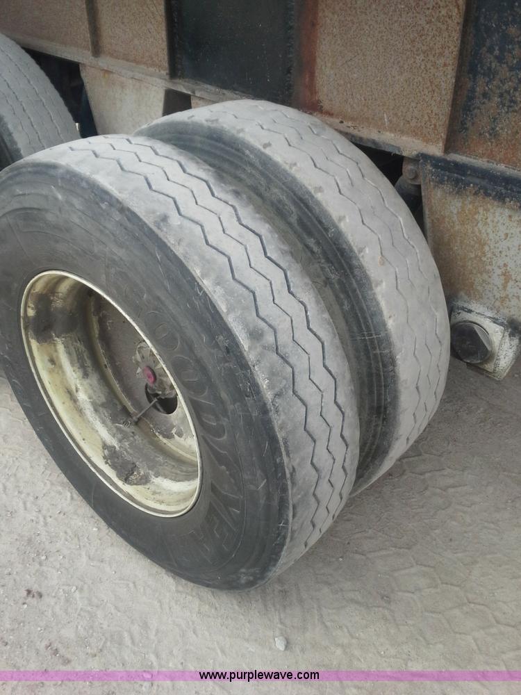 image for item AW9881 1990 Fruehauf aluminum end dump trailer