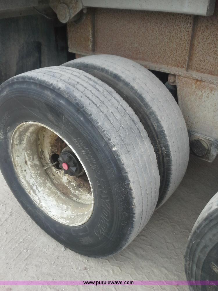 image for item AW9881 1990 Fruehauf aluminum end dump trailer